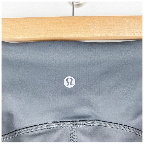 Lululemon Uncovered Strength High-Rise Crop 23" in Graphite‎ Grey Size 4 - Picture 9 of 13